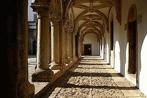 The beautiful and symteric exterior hallways of Tomar