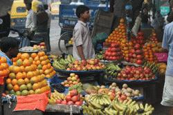 Fruit vendors line the streets of Kolkata