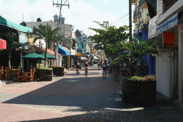 main street in playa del carmen