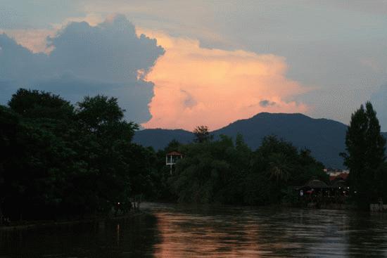 Sunset over the Mae Nam Wang river in the city of Lambang, south of Chiang Mai.