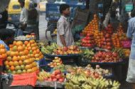Fruit vendors line the streets of Kolkata